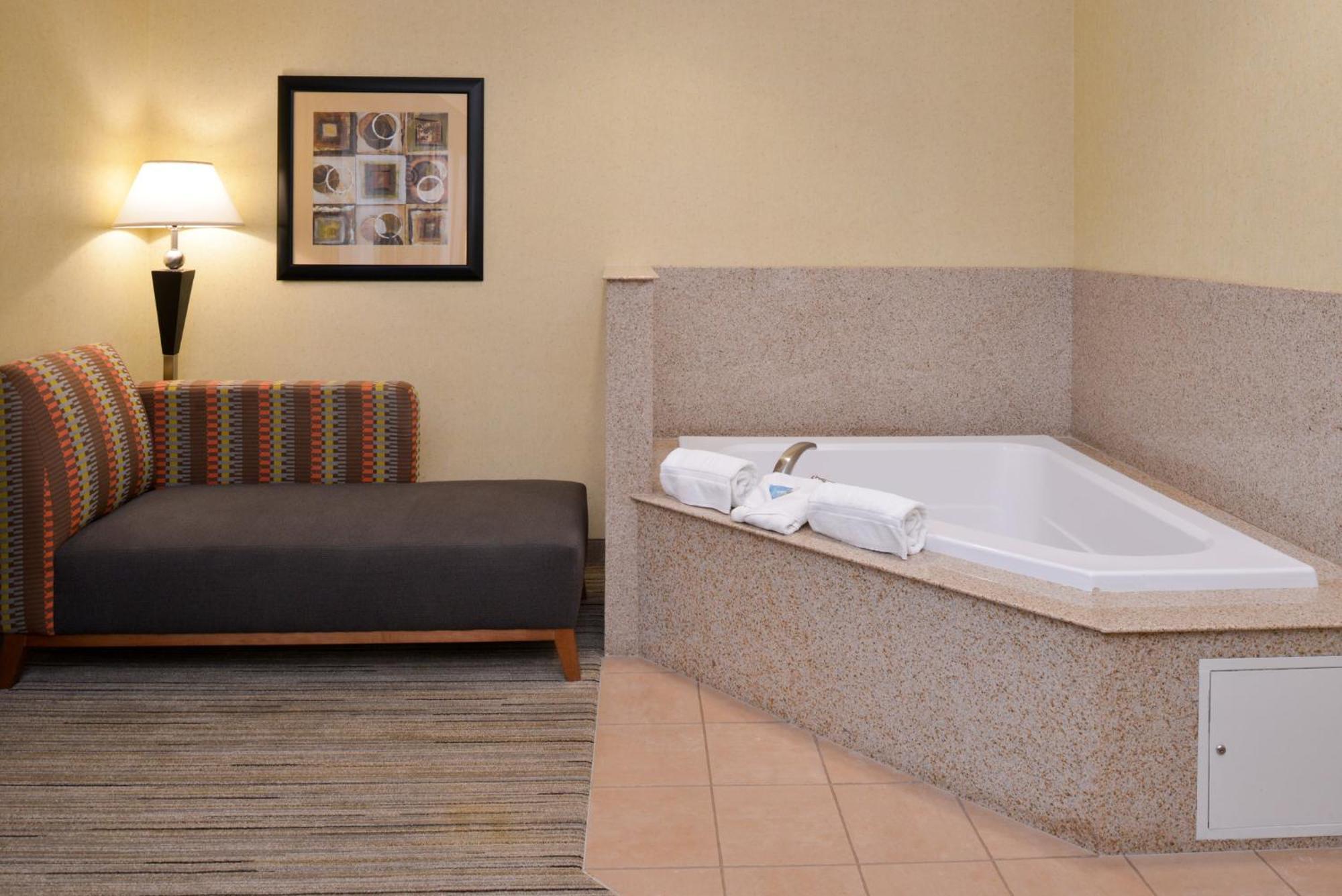 Holiday Inn Express & Suites Nampa - Idaho Center By Ihg Kültér fotó